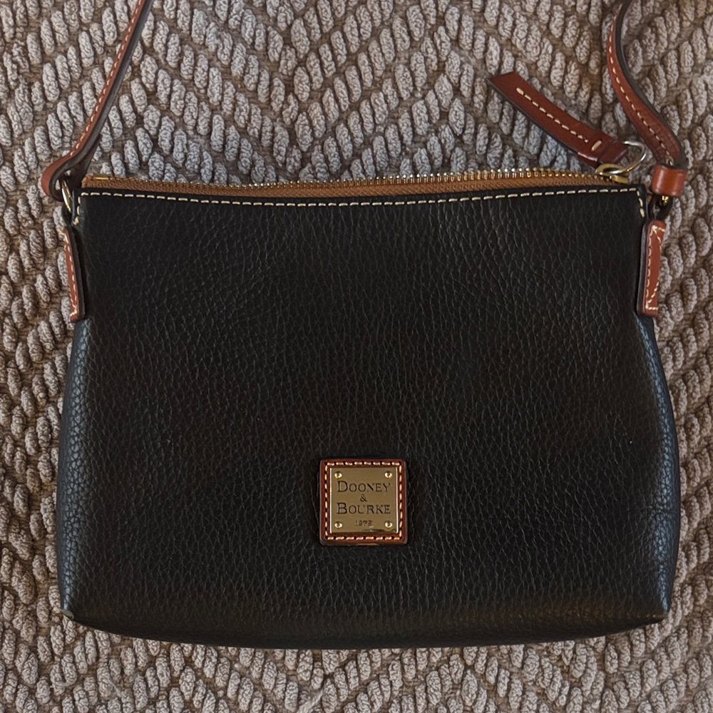 Dooney & Bourke Black Leather Crossbody Bag EUC